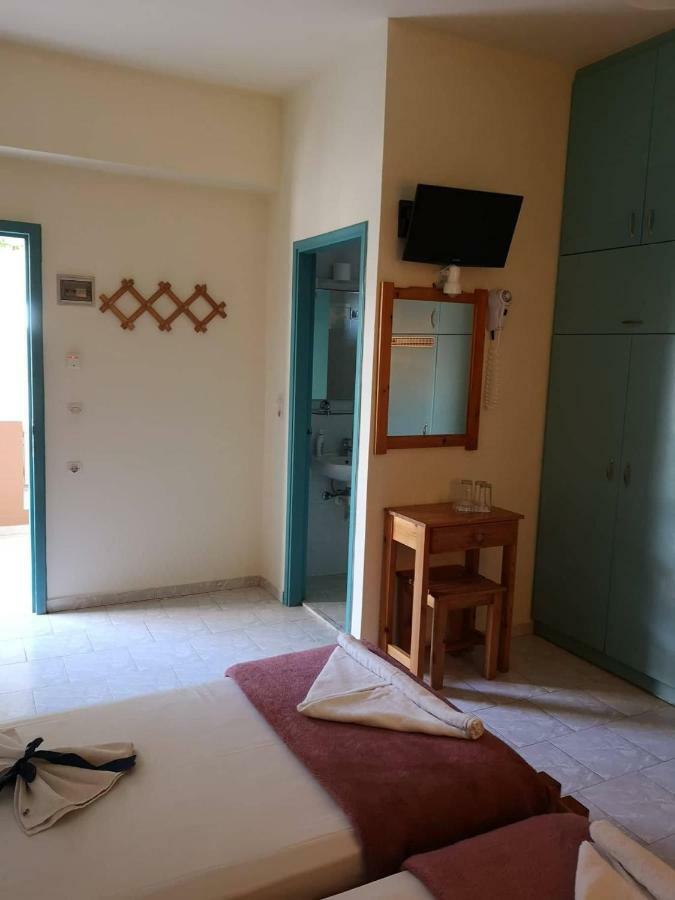 Villa Tsapakis Lentas Luaran gambar